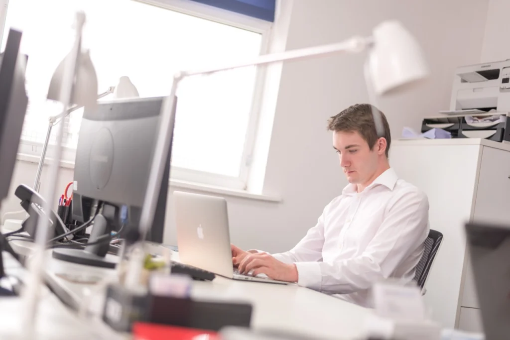 Custom Website Design & Development for Contractors in Kelowna, BC: A Growth Strategy